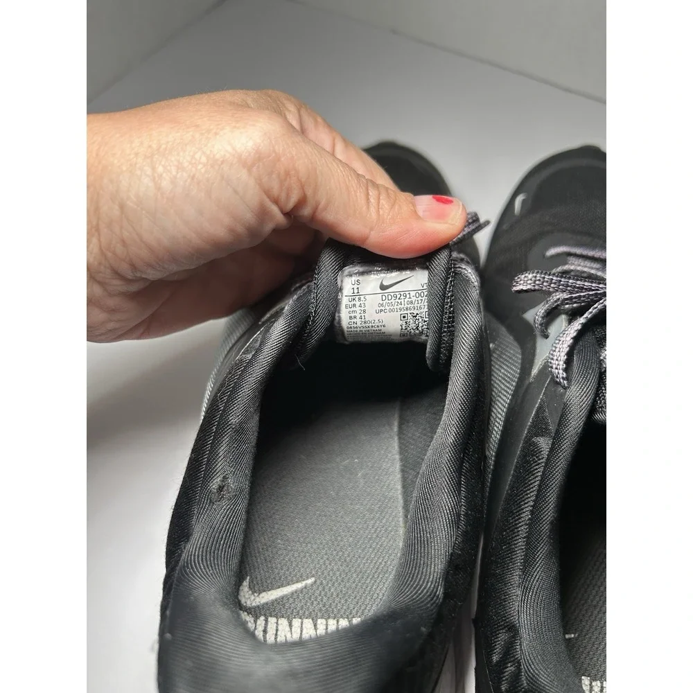 Nike Womens Quest 5 DD9291-002‎ Size 11Black Running Shoes Sneakers